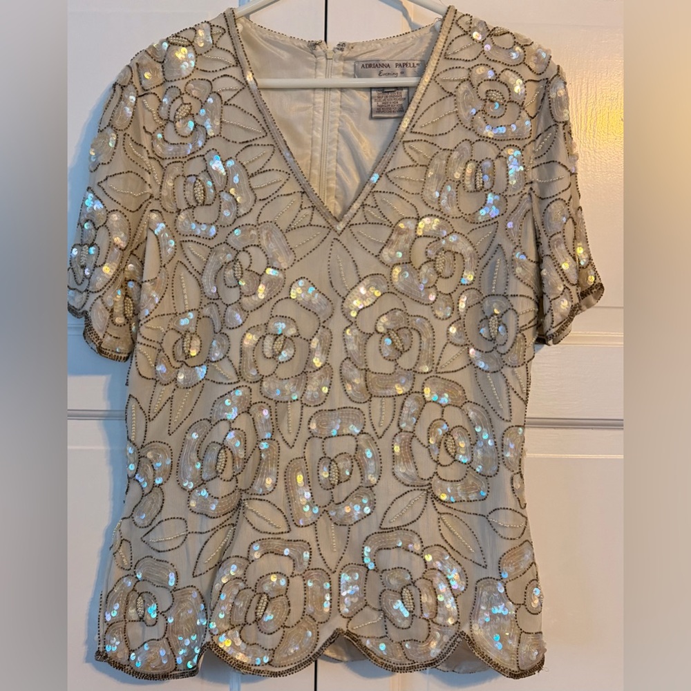 Adrianna Papell. Evening. M. Beautiful. Sequins. Scalloped edges.